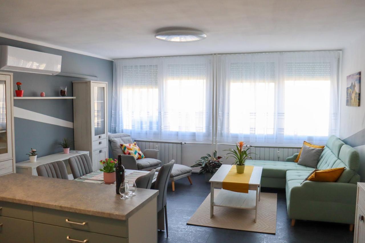 Krisztina Apartman Apartment Salgotarjan Exterior photo